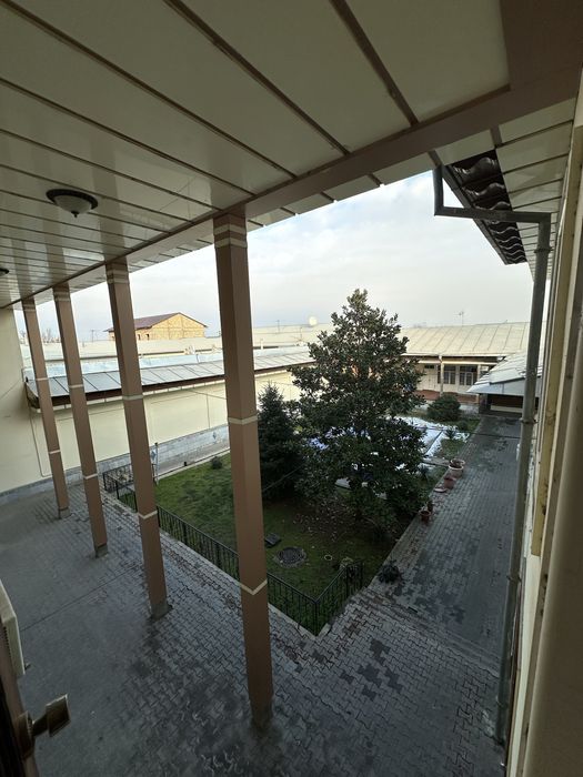 Katta hovli sotiladi Nazarbek da /  дом продаётся