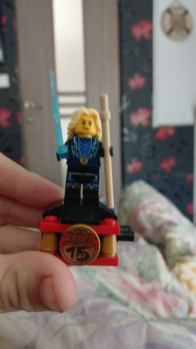 Fac schimb de figurine lego ninjago