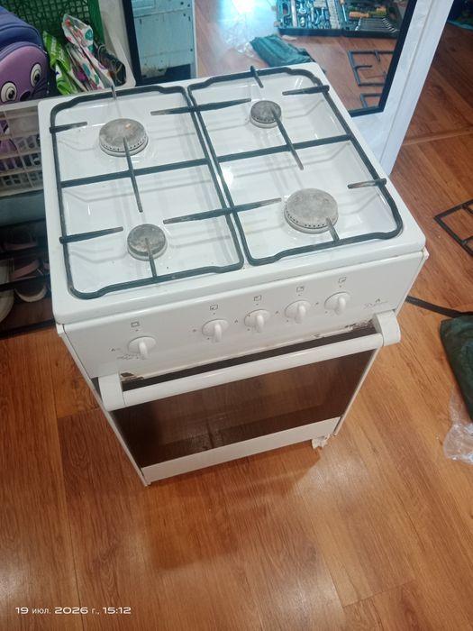 Продам газовую плиту