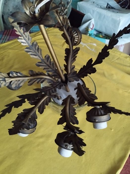 Продам люстру металл