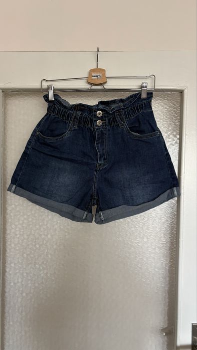 Къси дънкови панталонки р-р С синьо и черно