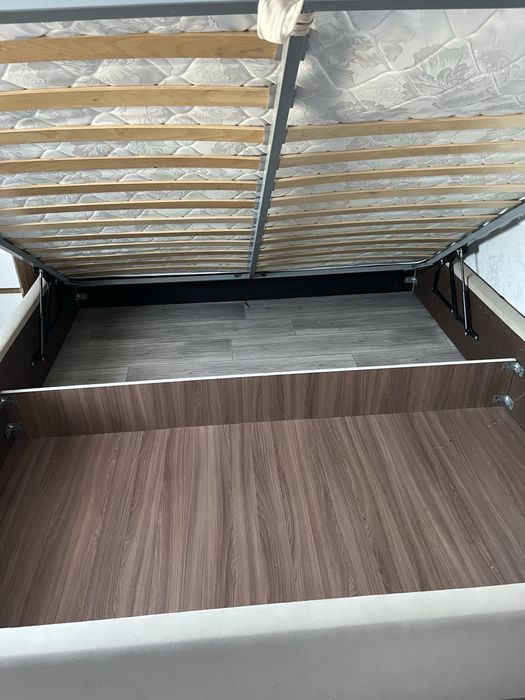 Продам двухспальную кровать