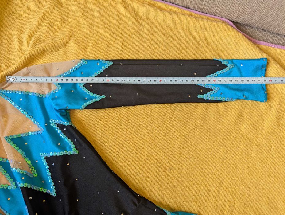 Рокля за фигурно пързаляне