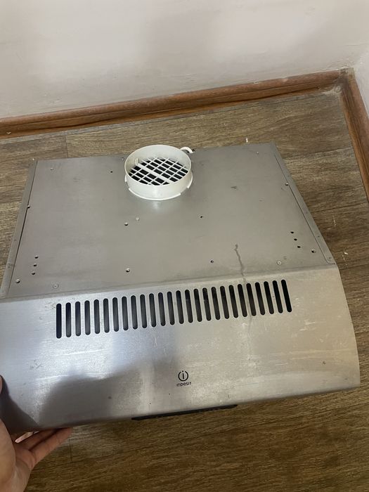 Вытяжка для кухни Indesit