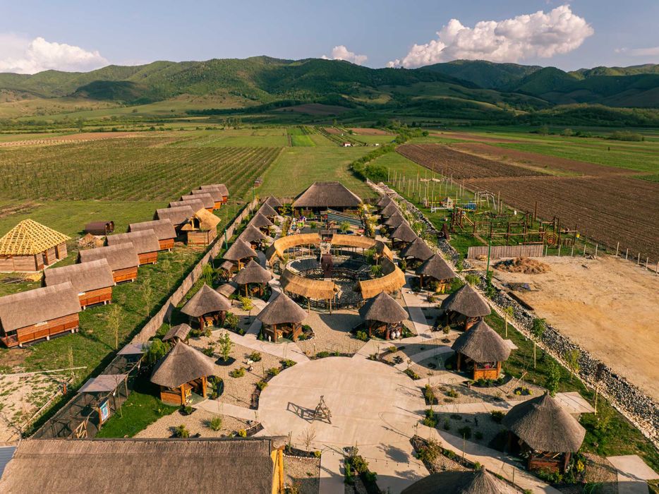 ACOPERIS STUF. Dulgherie Acoperis, Constructiii turistice