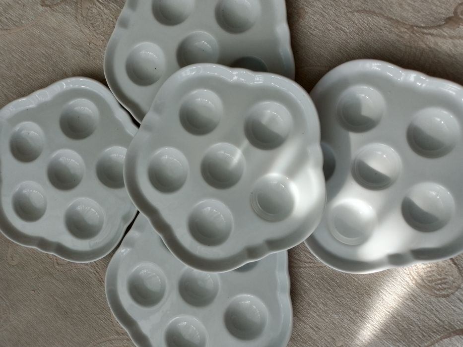 Чиния за охлюви 6 -12 гнезда