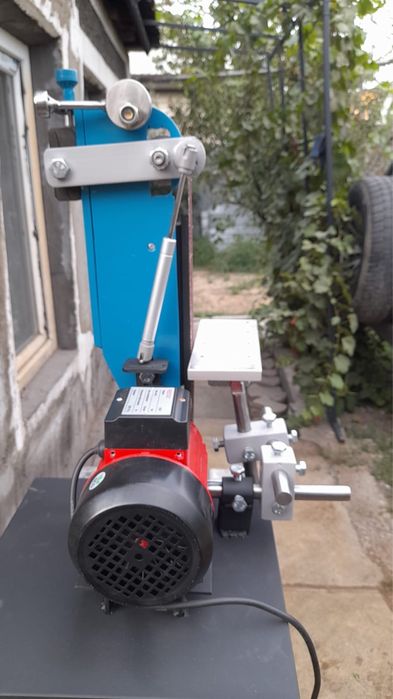 Продам гриндер Adems