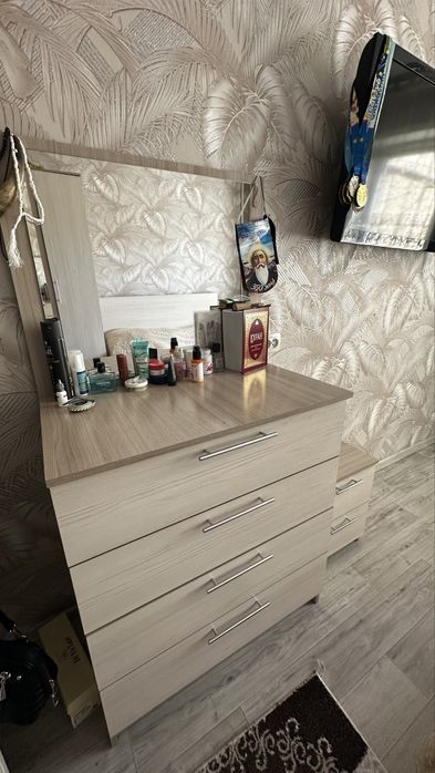 Спальный гарнитур