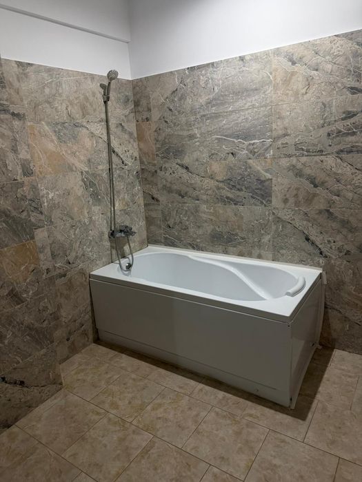 **DE ÎNCHIRIAT – Apartament 2 camere, decomandat, proaspăt renovat** .