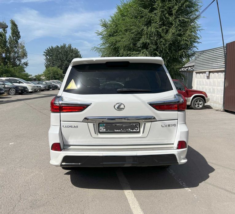 Продам  автомобиль LEXUS LX 570
