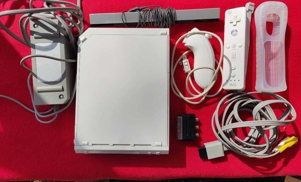 Nintendo Wii modată 7 în 1 + 200jocuri(Nintendo&Sega& PlayStation)