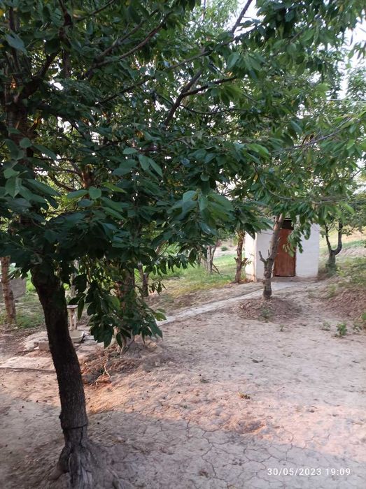 Uy sotiladi. Дом продается