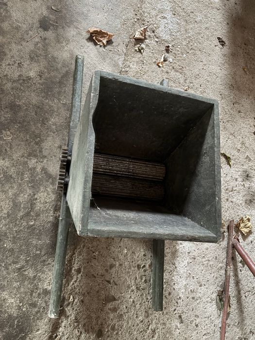 Zdrobitor de struguri Daralau de struguri cu cuva de lemn, Aluminiu