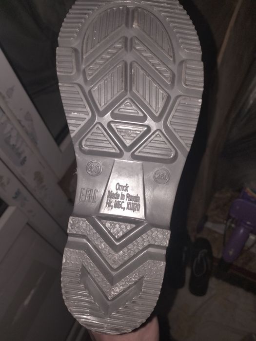 2шт спец. обувь и сапоги продается