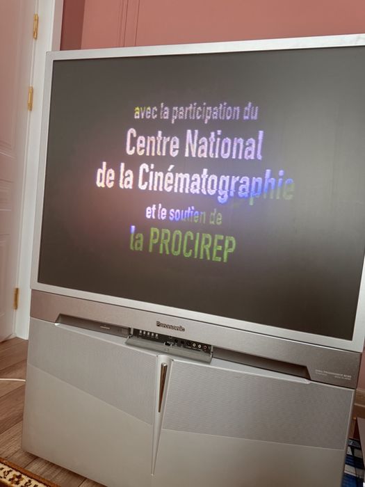 Продается телевизор кино театр   Panasonic с новый видеомагнитафоном