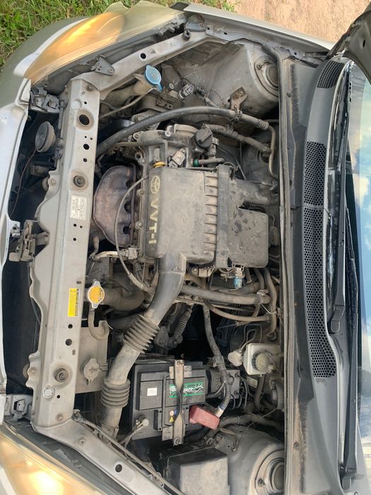 Toyota Yaris 2005г 1.0vvti