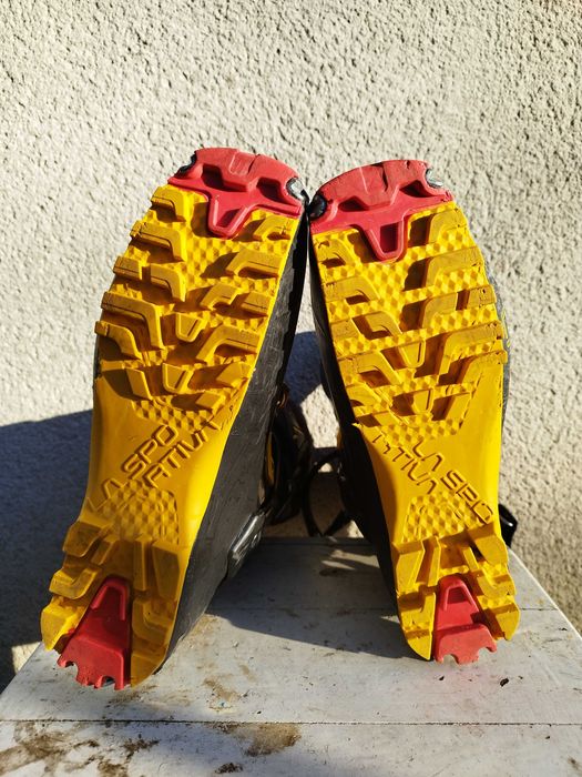 Clăpari schi de tura,La Sportiva...