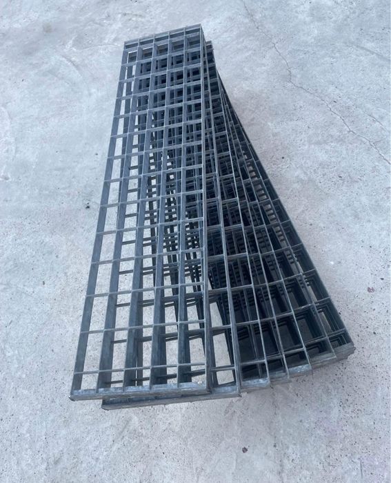 trepte zincate galvanizate