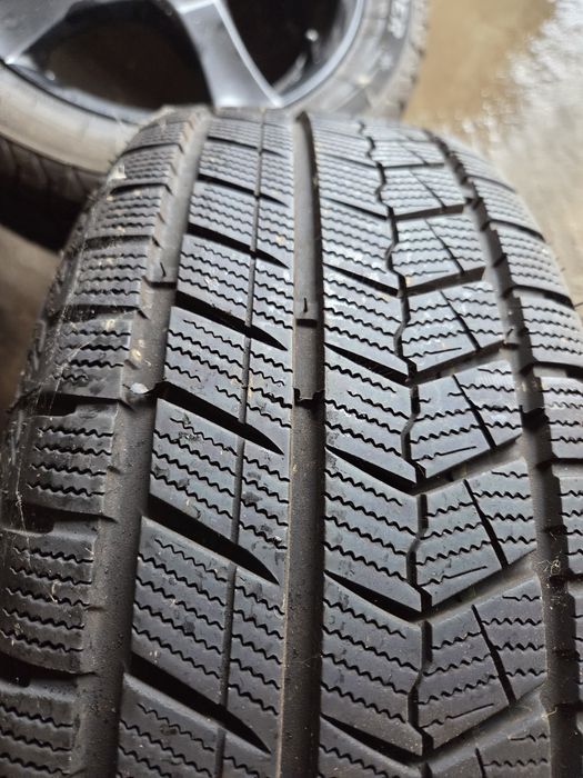 Vând jante pt Skoda cu cauciucuri