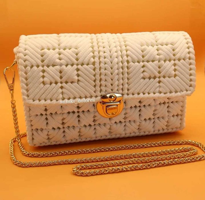 Мини сумочка на цепочке