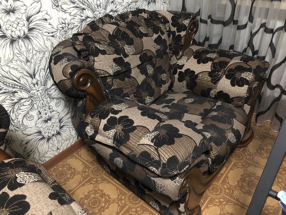 Продам диван с одним креслом