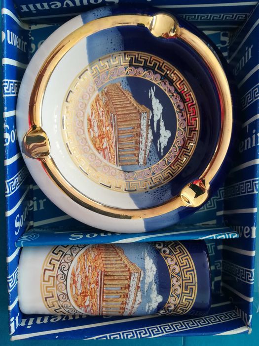 Гръцки позлатен пепелник и чашка за запалка