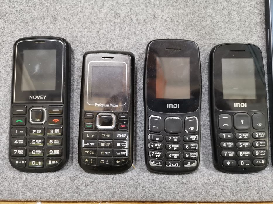 Telefonlar sotiladi knopkali 100.000som qogan narxi orqasida yozilgan