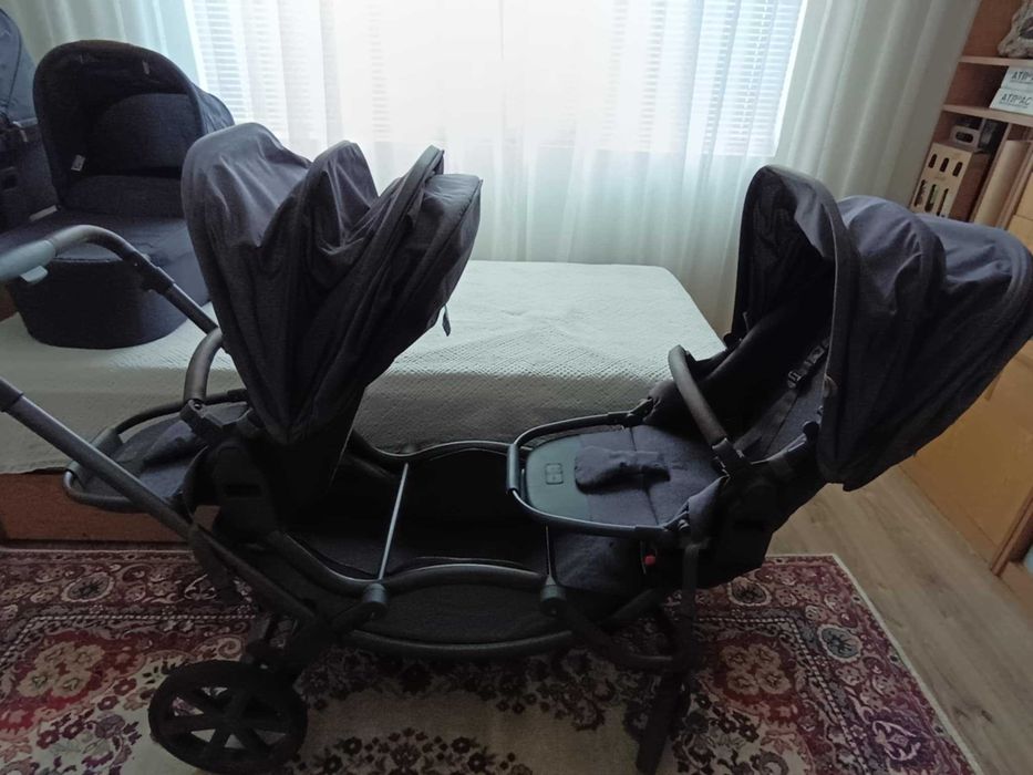 Детска количка за близнаци