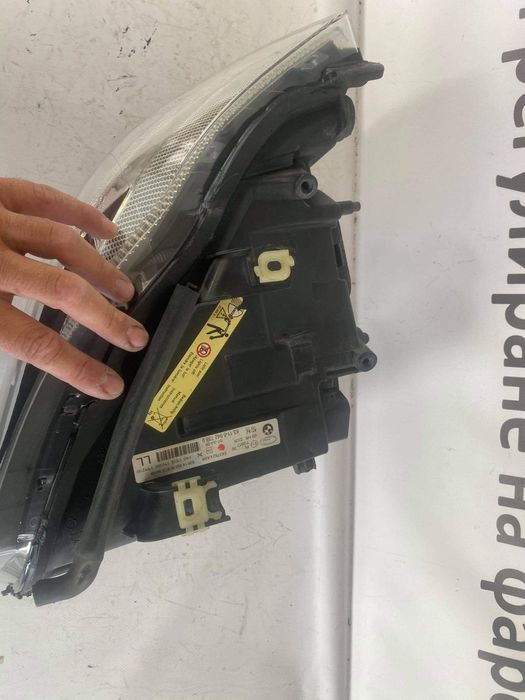 Десен фар BMW E90 E91 десен фар бмв е90 е91 ксенон