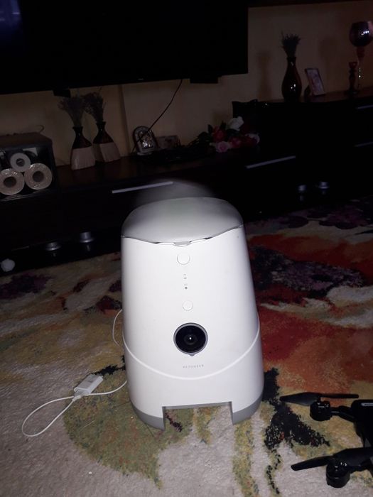 Aparat pt mancare pisica catel