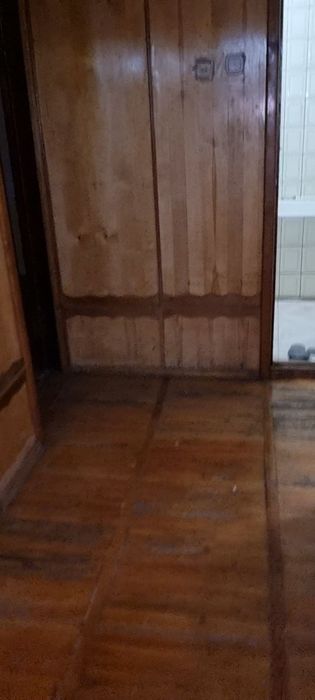 Kvartira 5 xona 1chi etaj faqat oylaliga beriladi