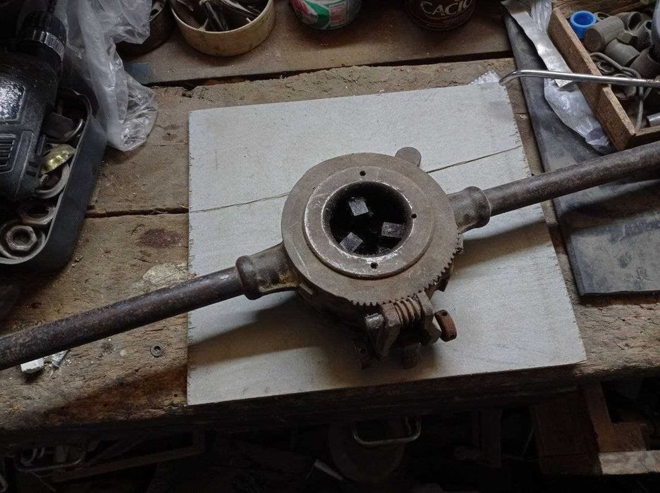 Клупп для нарезки трубной резьбы от 1/2 до 2 дюйма