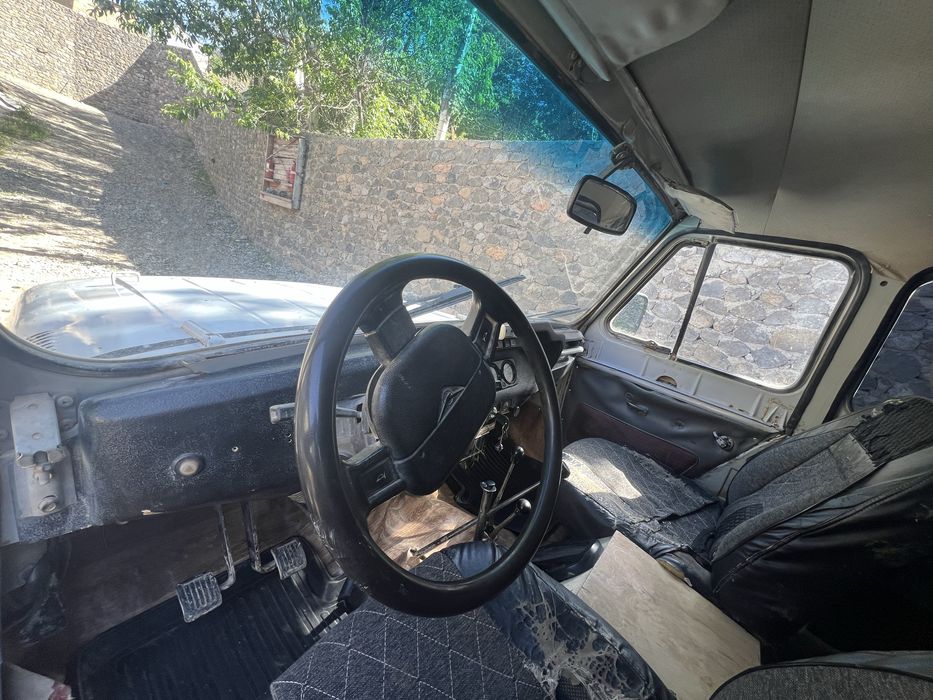 Uaz 2001