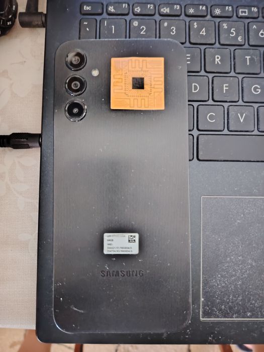 Circuit electronic de amplificare al semnalului GSM