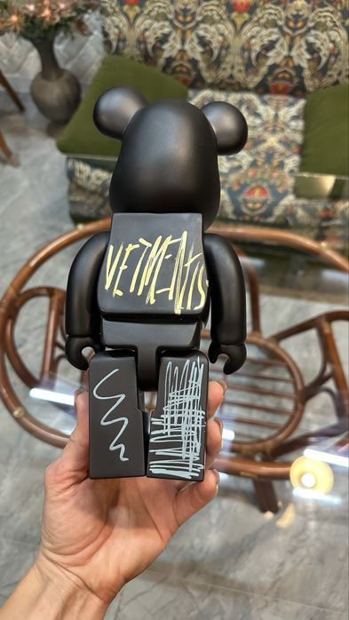 Медведь коллекционный  bearbrick