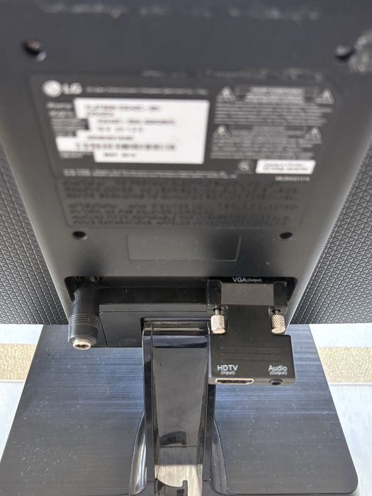 Монитор LG Flatron 20" + адаптер HDMI