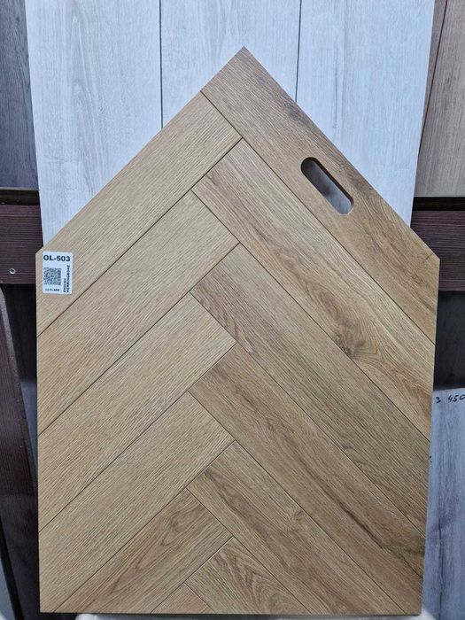 Паркет, оптом елочка, склад