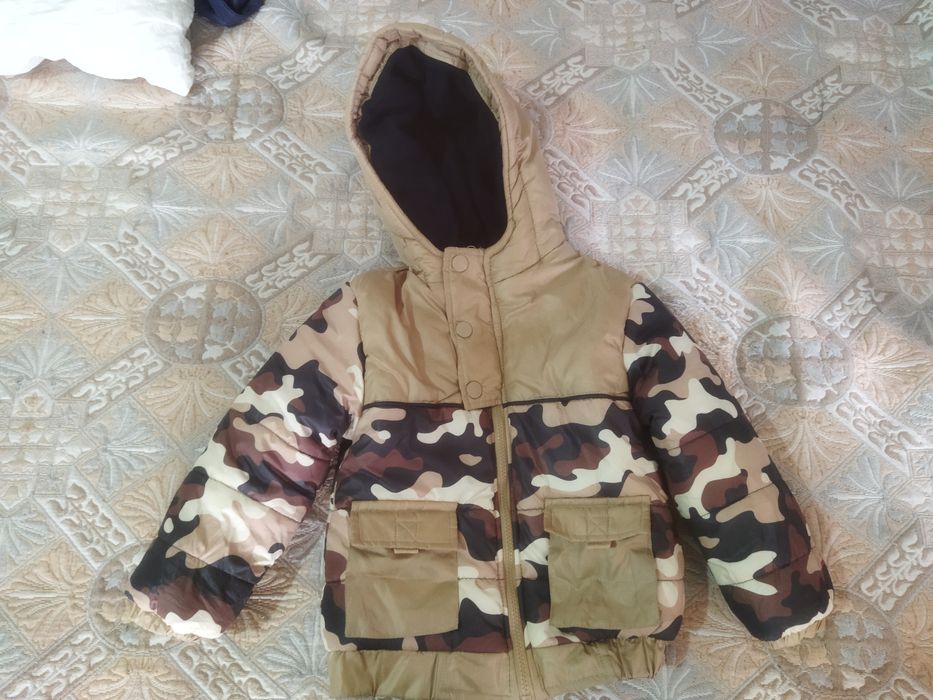 Отдам бесплатно куртки