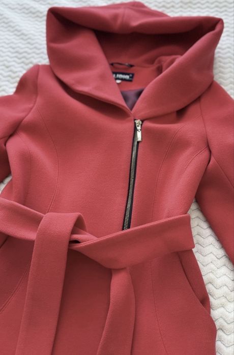 Продпм пальто 42 размера