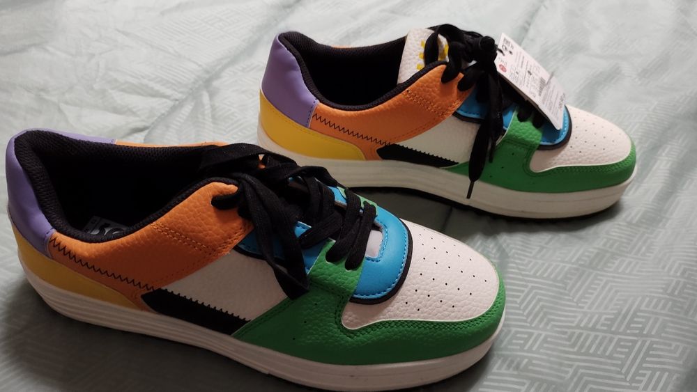 Adidasi Bershka , noi