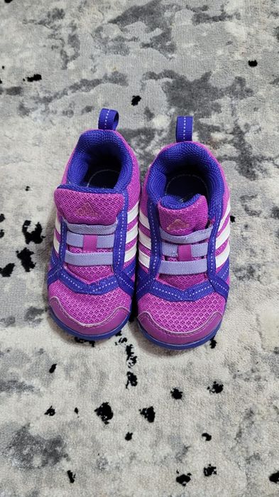 Adidasi adidas copii marimea 20