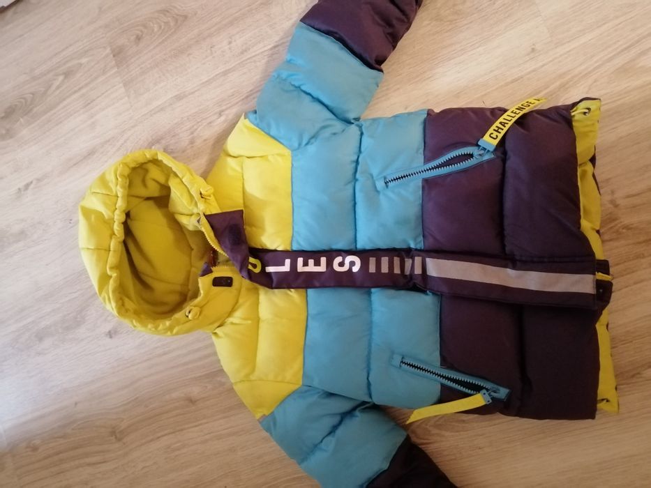 Продам куртки, комбез на мальчика.