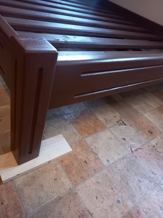 Mobilier din lemn masiv