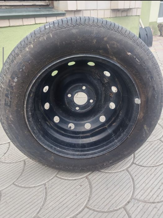 Продам резину с диском