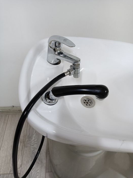 Фризьорска измивна колона