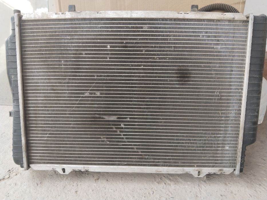 Продам радиатор на Мерседес