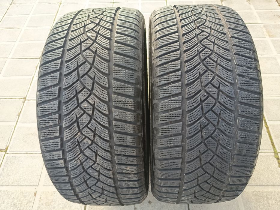 Два броя зимни гуми Goodyear 225/40/18