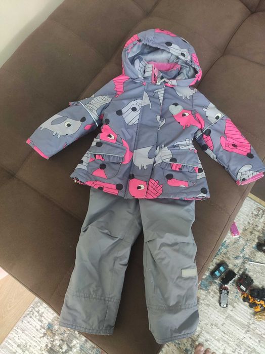 Продам костюм для девочки весна -осень