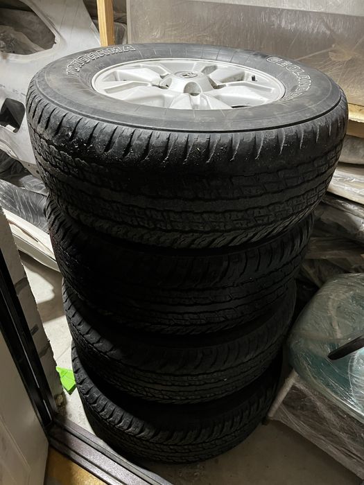 Шины летние с оригинальными дисками 285/65/17