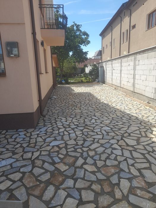 Vând piatră naturală ideal pt pavaj rezistent